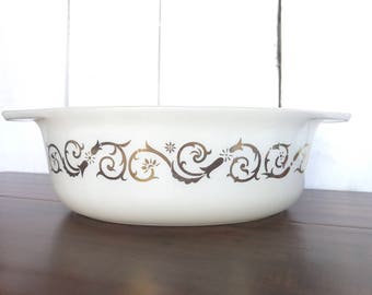 Pyrex Empire Scroll 043 Gold 1.5 qt. Casserole