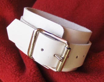 White Leather Buckle bracelet