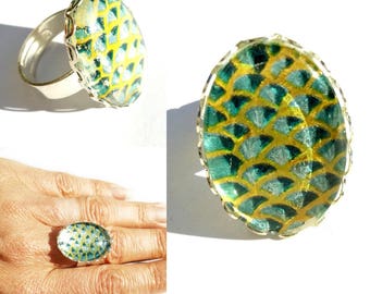 "Coney Island" Silver cabochon hand-made "scales" lovely iridescent ring...