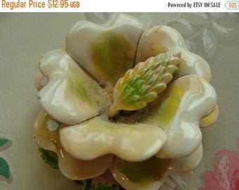 ONSALE Vintage Enamel Beautiful Flower Brooch