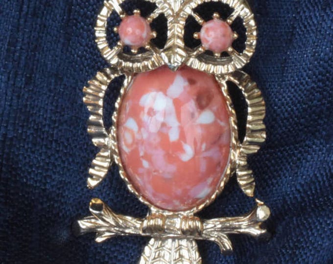 Gerrys Signed Owl Brooch Salmon Pink Mottled Cabochon Gold Tone Convertible Pendant