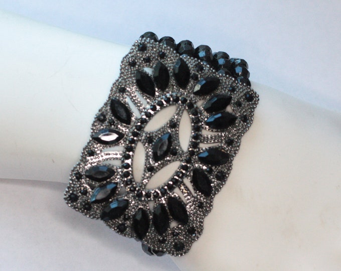 Black Beaded Stretch Bracelet Fancy Rectangular Shaped Center Marquise Beads Vintage