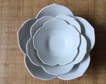vintage nesting white lotus flower bowls // stacking ceramic bowls // set of 3