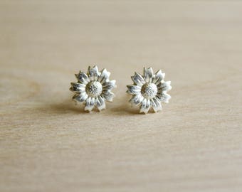 Sunflower Earring Studs in Antique Silver or Matte Silver, Silver Daisy Jewelry, Simple Any Occasion Accessory, Flower Earrings