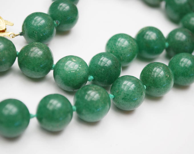 Aventurine bead necklace - Green polished gemstone beads - Gold plated Silver - Hand Knotted