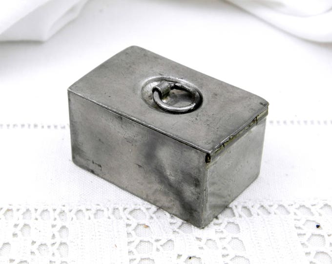 Small Vintage Metal Box with Ring Pull Could be Used as a Ring Box, Unusual Shaped Box, Curios, Jewelry Box Gift, French Brocante Decor Small Vintage Metal Box with Ring Pull Could be Used as a Ring Box, Unusual Shaped Box, Curios, Jewelry Box Gift, French Brocante Decor