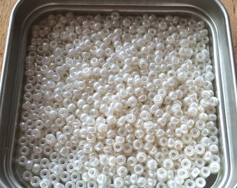 pretty little Pearl "Miyuki" micro-ball Ecru