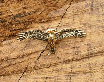 Red Kite Gold Plated Pin Lapel Badge Falconry Gift