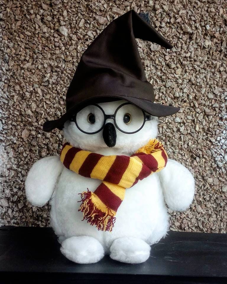 Hedwig Harry Potter's owl. Harry Potter owl toy.
