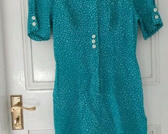 1980's Vintage green polka-dot dress. Size 8.