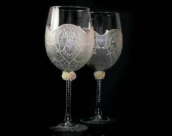 Decorated Wine Glass Wedding Gift Etched Glassware Handpainted Flutes Custom Wine Glasses Couples Wine Glasses Stem Glass Engagament