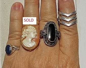 1 Ring Dainty Silver Dark Blue Stone RING unmarked size 6 1/4. Only 19.90