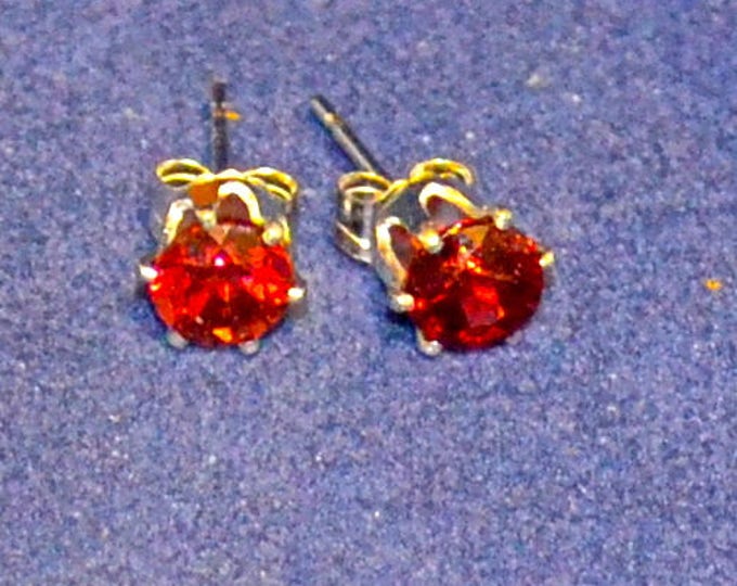 Red Garnet Studs, 5mm Round, Natural, Set in Sterling Silver E1095