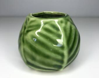 vintage small ceramic green leaf dish