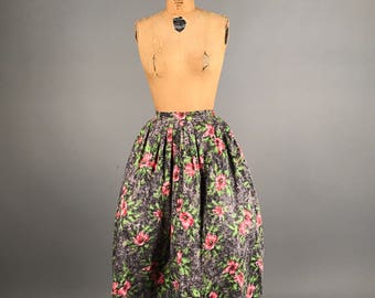 1950s floral print skirt • cotton full skirt • grey and pink flower print skirt xs