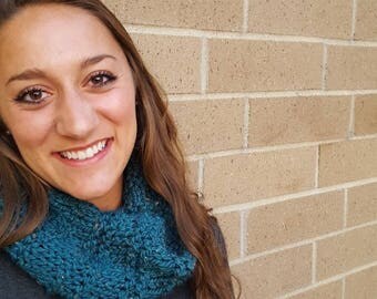 Teal Hand Knit Ribbed Cowl