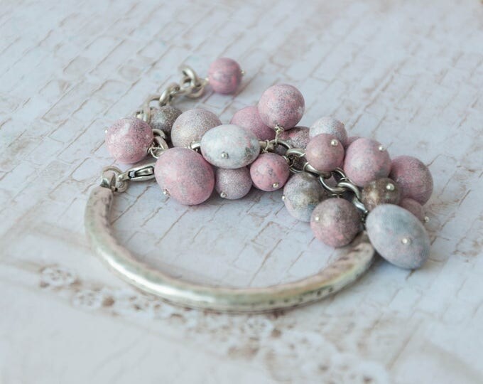 Pink beaded bracelet, Pale pink bracelet, Pink charm bracelet, Pink bangle bracelet, Light pink bracelet, Pink rose bracelet