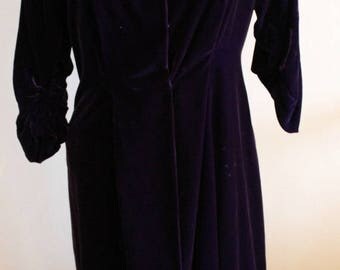 ON SALE Vintage 40s dress women, 1940s dress, Purple silk velvet dress, 1940s velvet dress, Velvet, Silkvelvet, Medium