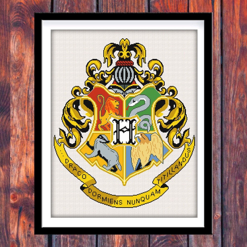 Hogwarts Crest Cross Stitch Pattern. P-1322. Harry Potter