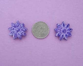 Set of two large flower beads violet