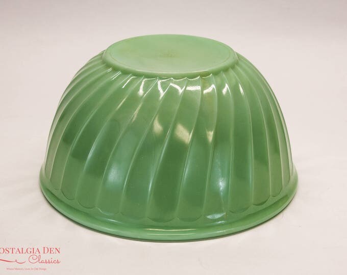 Vintage Fire King | Swirl Jade-Ite Shell | 9'' Mixing Bowl | Retro Kitchenware