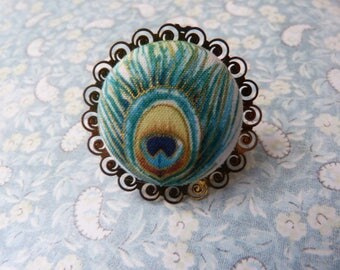 Vintage button ring Peacock feather fabric