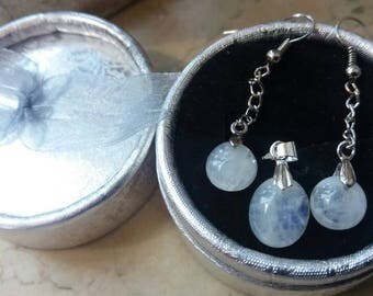 Natural earrings and Rainbow Moonstone pendant