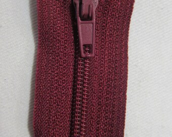 Closure zipper 20 cm not separable Bordeaux
