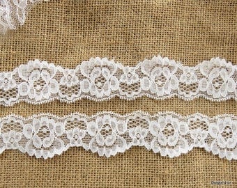 Beautiful white lace 3.3 cm wide