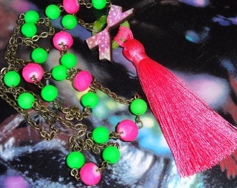 This is the cake! (neon necklace)