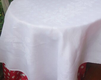 vintage cotton damask oak leaf and acorn tablecloth 56x52 inches