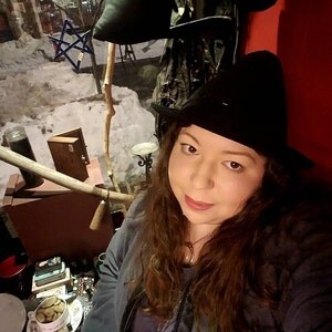 Buyer photo Yulia Applewood, who reviewed this item with the Etsy app for Android.