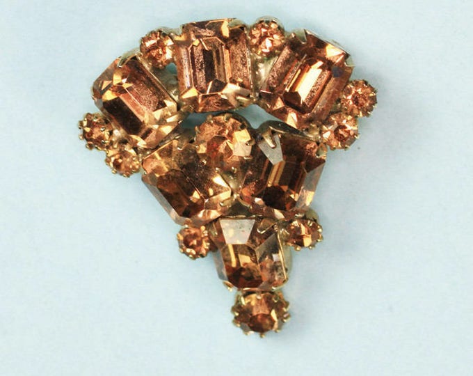 Golden Brown Topaz Rhinestone Brooch Fan Shaped Triangular Prong Set Stones Vintage