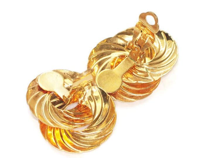 Vintage Bold Dimensional Swirl Earrings Gold Tone Metal Interlocking Circles Clip On Earrings