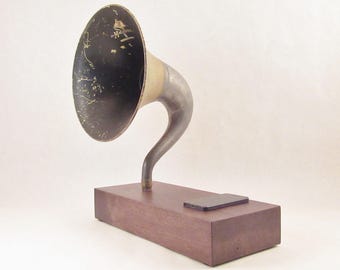 Bluetooth Speaker, Magnavox Speaker, Cordless Speaker, Music Player, Docking Station, Charging Station, iPad Dock, iPad Stand, Speaker
