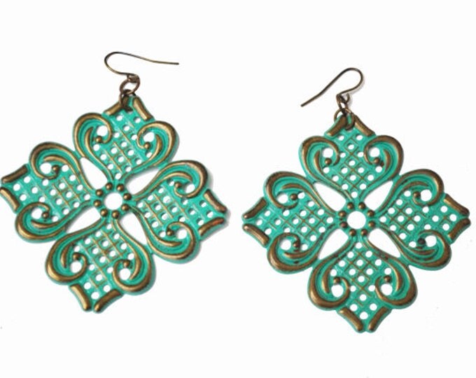 Boho turquois Dangle earrings - Aqua blue enamel coated Metal - drop pierced earrings