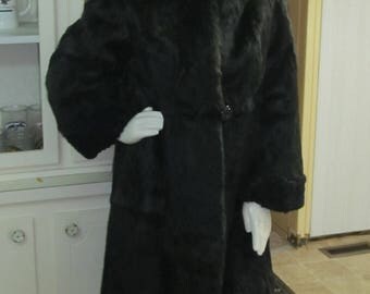 1940's Women's Black Fur Coat Neck Closer & 1 Button Waist Closer Fur ?????