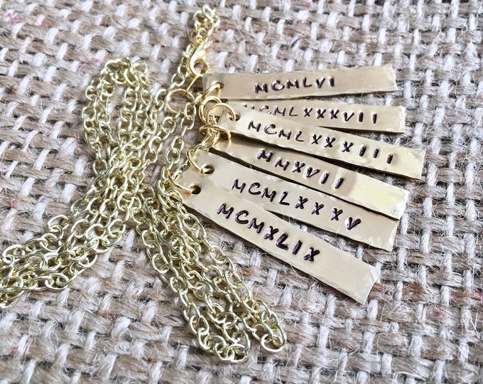 Roman Numeral Necklace, Custom Year Necklace, Birth Year Necklace, Custom Date Necklace, Gifts for Mom, Graduation Year Gifts, Year Necklace