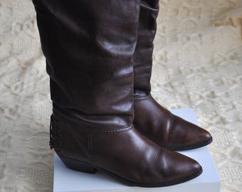 Retro Black Suede Chunky Boho Embroidery Boots CZ1022