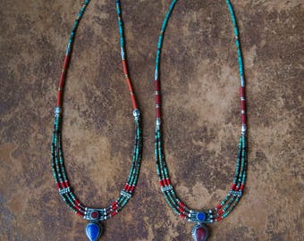 Collier Fantaisie Ethnique Perles Turquoises - Pendentif Carré, Alliage, 22 Grammes - Occasion Style Bohème