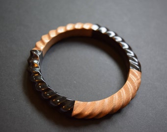 Blond Wood Glossy Black Twisted Bangle Bracelet Vintage