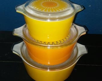 Vintage Pyrex Daisy citrus Cinderella Casserole Dishes w/ Lids, 473 474 475 EUC