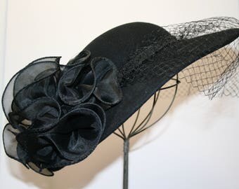 Flirty black hat; vintage veiled hat; Sunday-go-to-Meetin' chapeau; Sonni of San Francisco hat; USA wool felt hat