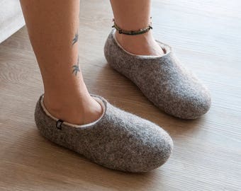 Women's Felted Slippers Organic Wool, Honeymoon Unisex Slippers, Natural Grey & White by Wooppers Woolen Slippers, Felted warm clogs