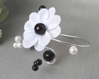 Black and white bracelet Anais 'Les Volutes'