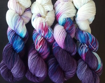 Canadian Hand-dyed sock yarn. Indie Dyed Yarn 80/20 Superwash Merino/Nylon. 115g 400yards. Fingering weight Knitting Yarn. Speckled Yarn