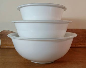 Set of 3 PYREX White Glass Mixing Bowls - 1L, 1.5L, 2.5L