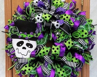 XL Halloween Skeleton Wreath, Whimsical Wreath, Front Door Wreath, Halloween Door Decor, Wall Wreath, Front Porch Wreath, Skeleton Decor