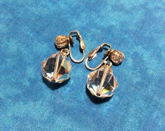 Vintage Laguna Clip on Crystal Earrings ~ Clear Drop Earrings ~ Vintage Earrings