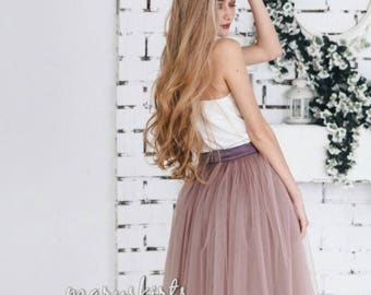 Tulle skirt with matching lining, fixed waistband with hidden zipper (color 48 - Taupe)